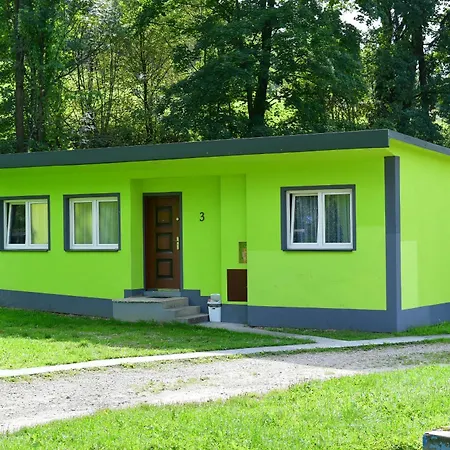 Kompleks Rekreacyjno-wypoczynkowy I Restauracja Strumyk *